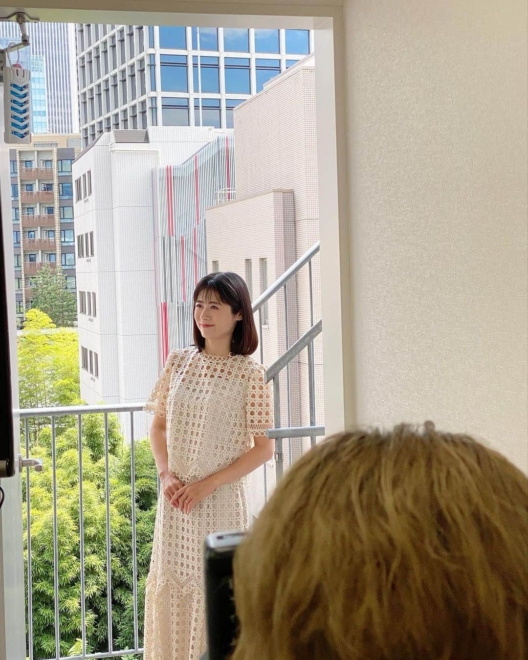 のインスタグラム：「🌿  本日は生放送のあと取材でした  関西のことを話すと めちゃくちゃ関西弁になる私です😂  また後日お知らせさせてください☺︎  #取材 #涼しそうだけどめちゃくちゃ暑かった〜笑笑」