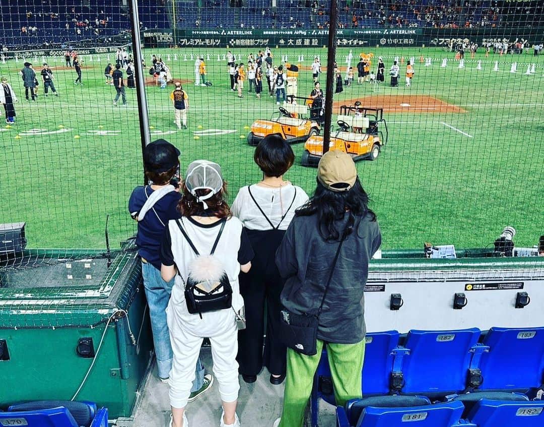 杏子さんのインスタグラム写真 - (杏子Instagram)「#巨人 Vs #中日  前回は、野球観戦よりもドーム見学でワクワク💕しちゃってたけど。  今回は、試合に集中！ トレビアンな守備がたくさん！  巨人が勝ってからのセレモニーも愛があってよかったなぁ🥰  また、行きたい❣️  仕上げは #Antiquite でっ。  季節を感じるハモ、美味💕  ゆうこチャンも合流  #東京ドーム」7月31日 14時20分 - kyoko_anzu