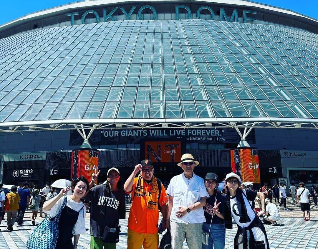 杏子さんのインスタグラム写真 - (杏子Instagram)「#巨人 Vs #中日  前回は、野球観戦よりもドーム見学でワクワク💕しちゃってたけど。  今回は、試合に集中！ トレビアンな守備がたくさん！  巨人が勝ってからのセレモニーも愛があってよかったなぁ🥰  また、行きたい❣️  仕上げは #Antiquite でっ。  季節を感じるハモ、美味💕  ゆうこチャンも合流  #東京ドーム」7月31日 14時20分 - kyoko_anzu
