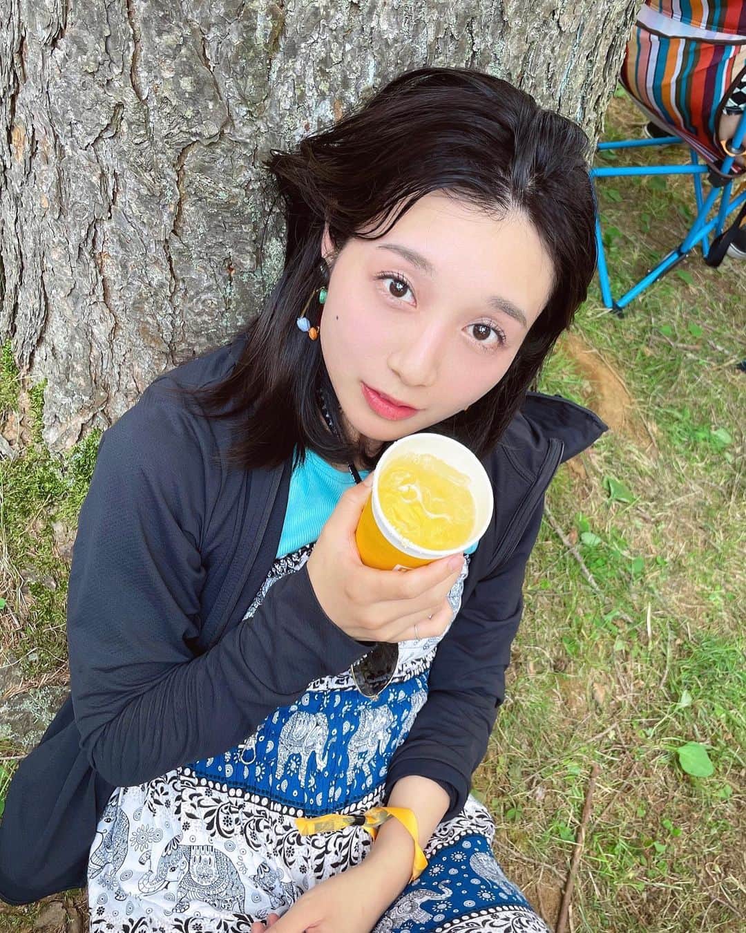 岡野真也のインスタグラム：「#fujirock  暑い💦あつい🌞アツイ🔥で さいこう🍻最高🕺🏻✨サイコー🥳でした また来ます‼︎  #家族おそろいの服で」