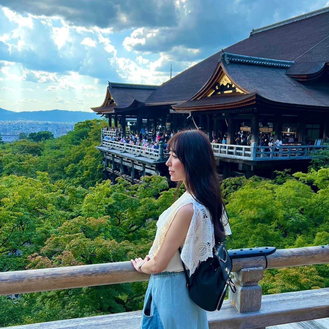 中村水咲のインスタグラム：「久しぶりにゆっくり京都へ🚄  #京都 #清水寺 #kyoto #kiyomizudera #kiyomizutemple #kyototrip #旅行 #休日 #マイペース #みさきてぃ #高身長女子 #ゲーム女子 #グルメ女子 #御朱印デビュー #御朱印巡り #御朱印帳 #スーパーロングヘア #漂亮 #summer」