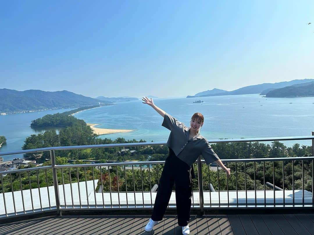 のインスタグラム：「♨️ 北近畿に行って来ました😊 京都ののどかで上品な街並みに心もリフレッシュされて最高でしたっ！仕事ということを忘れるほど全身で楽しんできましたっ😆 また詳しくは情報解禁されたら発表しますっ✨ #天橋立 #京都」