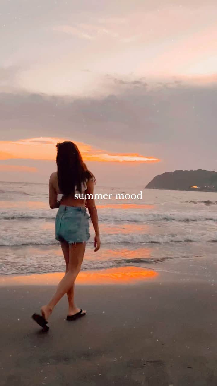 安斉奈緒美のインスタグラム：「7月もありがとうございました🤍🤍🤍 夏ってだけで毎日幸せ満潮🥰」