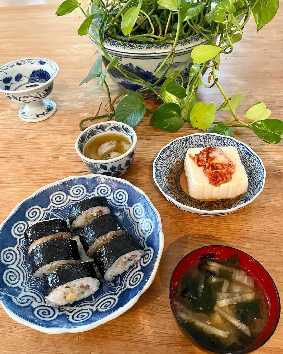 高見恭子さんのインスタグラム写真 - (高見恭子Instagram)「食べよう希望も愛も明日もすべて,  #table#tableware  #tablesetting  #life  #lifestyle  #simplelife  #smile #lifeisbeautiful」7月31日 19時58分 - takami_kyoko