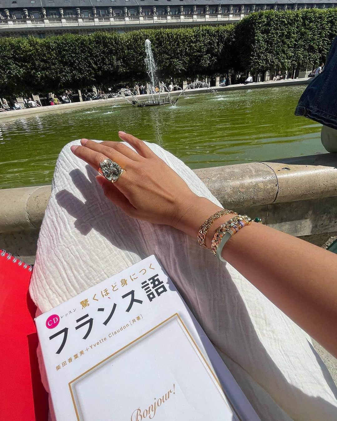 森友里恵のインスタグラム：「yurimori jewerly💎✨  加工されていないありのままの石の形を使った ブレスレットや指輪がPOPUPで見れます☺️  石は一つとして同じ形、色はないから実際に手に取って 見てもらいたいです🥰  📍高島屋新宿本店2階ザ・メインスクエア 8月2日(水）〜8日(火） まで 🕐10:30〜19:30  📍阪急うめだ本店1階アクセサリー売場 8月23日（水）〜29日（火） 🕐10:00-20:00」