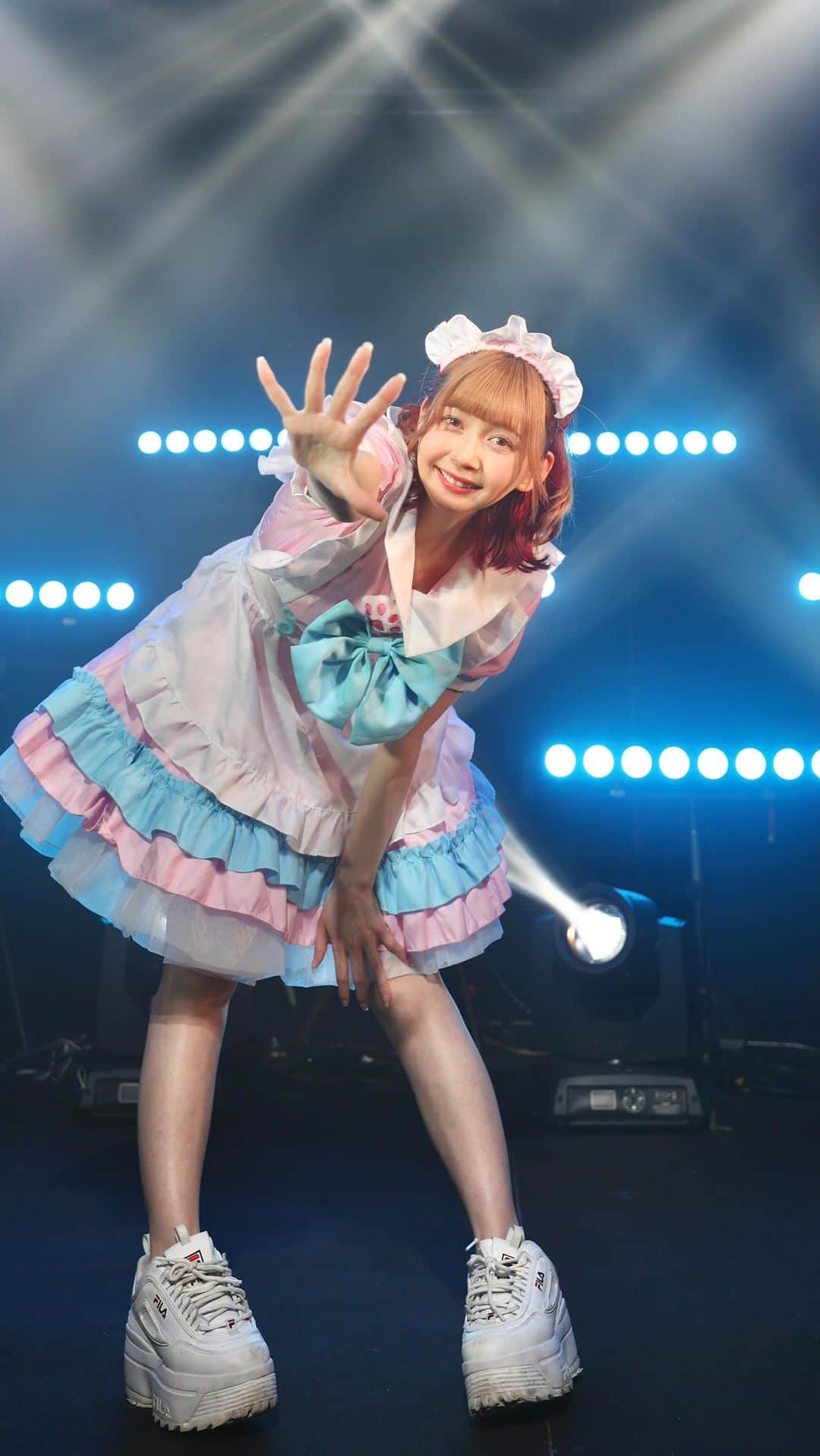金久保マユ（ぼんぼん）のインスタグラム：「フルはYouTubeに上げてあります！♡ 　　 #ショートカット#メイド服#メイド#うに#uni#踊ってみた#odottemita #miku#hatsunemiku #animegirl#お洒落#カフェ#ツインテール#垢抜け#きょコ#パーカー#秋服#映え#カメラ好きな人と繋がりたい#被写体#ヘアアレンジ#イメチェン」
