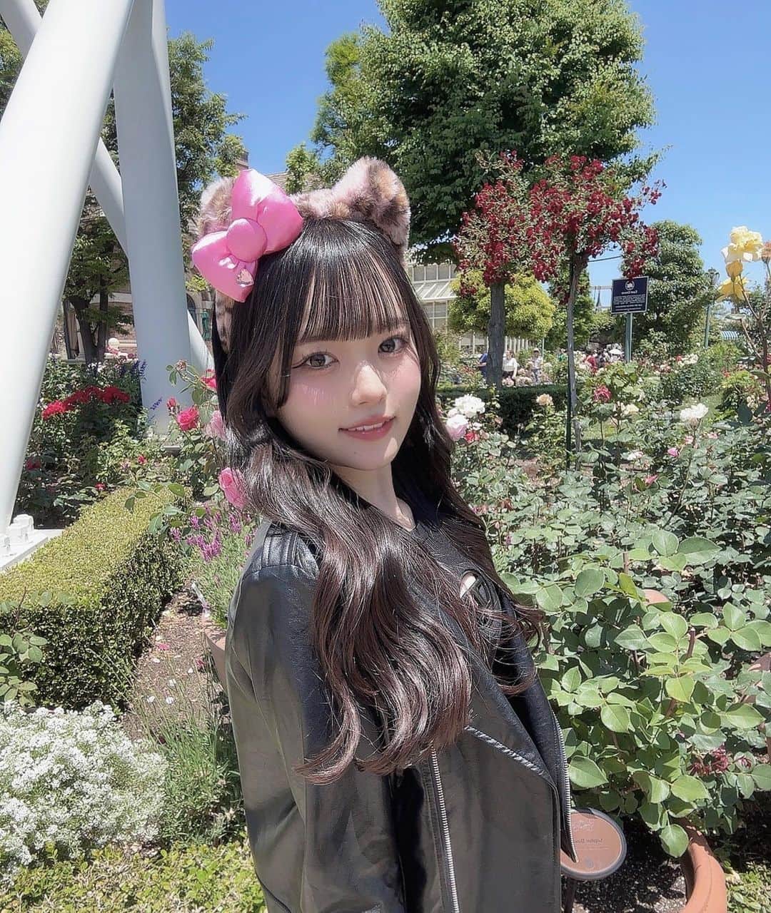 のインスタグラム：「🌷🐈‍⬛🎀」