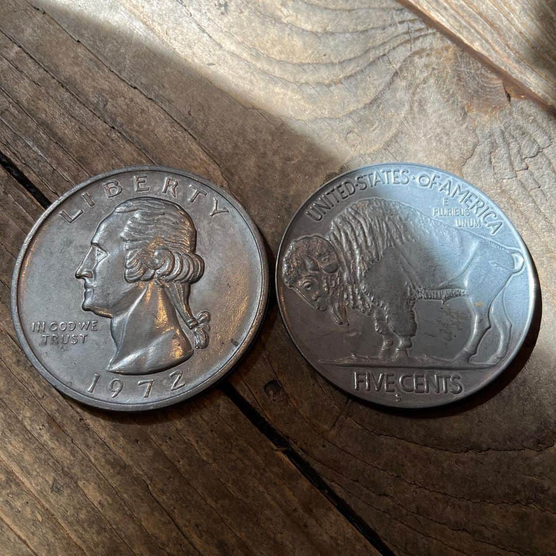 kiarrysさんのインスタグラム写真 - (kiarrysInstagram)「Vintage Quarter Dollar & Five Cents Coins Thanks Sold Out.どデカいクォーターとニッケル、コイントスには不向き。」7月31日 15時07分 - kiarrys