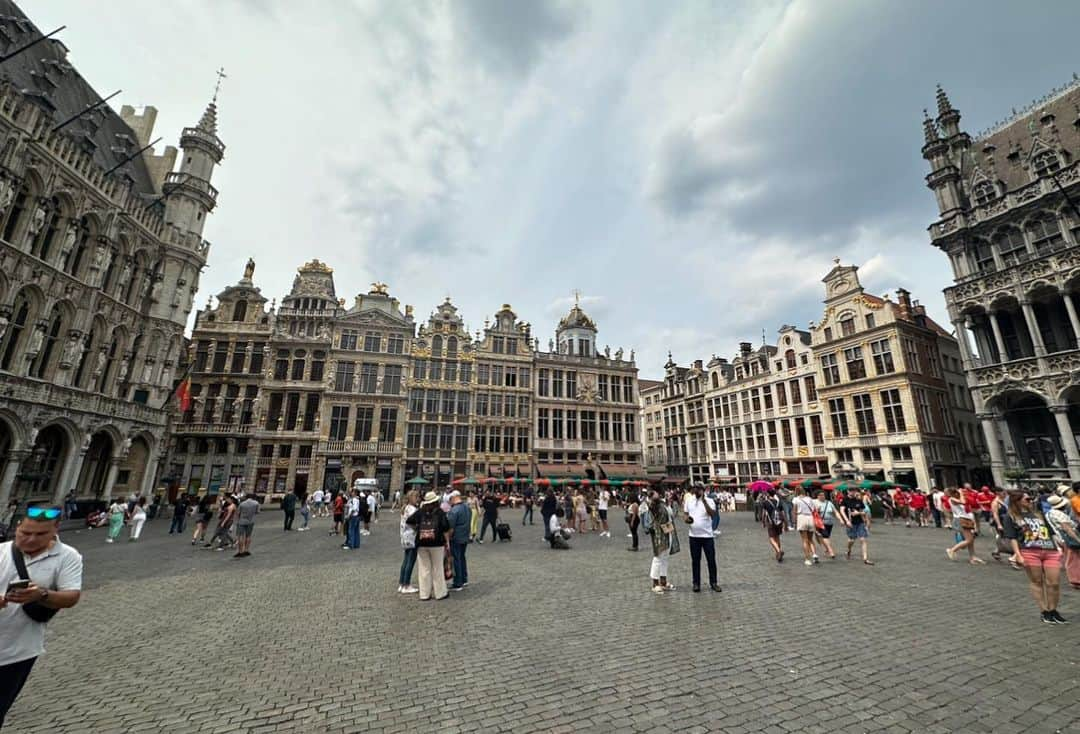 ライアン・テダーさんのインスタグラム写真 - (ライアン・テダーInstagram)「#Belgium - I’ve had family living here since I was 6 and been coming here since before I could drive. ❤️ u forever this was EPIC.  @rockwerchterfestival -  also-  best beer on planet earth 🤘🏽🤘🏽🤘🏽 @onerepublic」7月31日 15時15分 - ryantedder