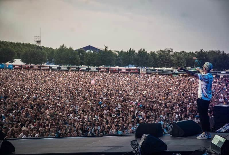 ライアン・テダーさんのインスタグラム写真 - (ライアン・テダーInstagram)「#Belgium - I’ve had family living here since I was 6 and been coming here since before I could drive. ❤️ u forever this was EPIC.  @rockwerchterfestival -  also-  best beer on planet earth 🤘🏽🤘🏽🤘🏽 @onerepublic」7月31日 15時15分 - ryantedder