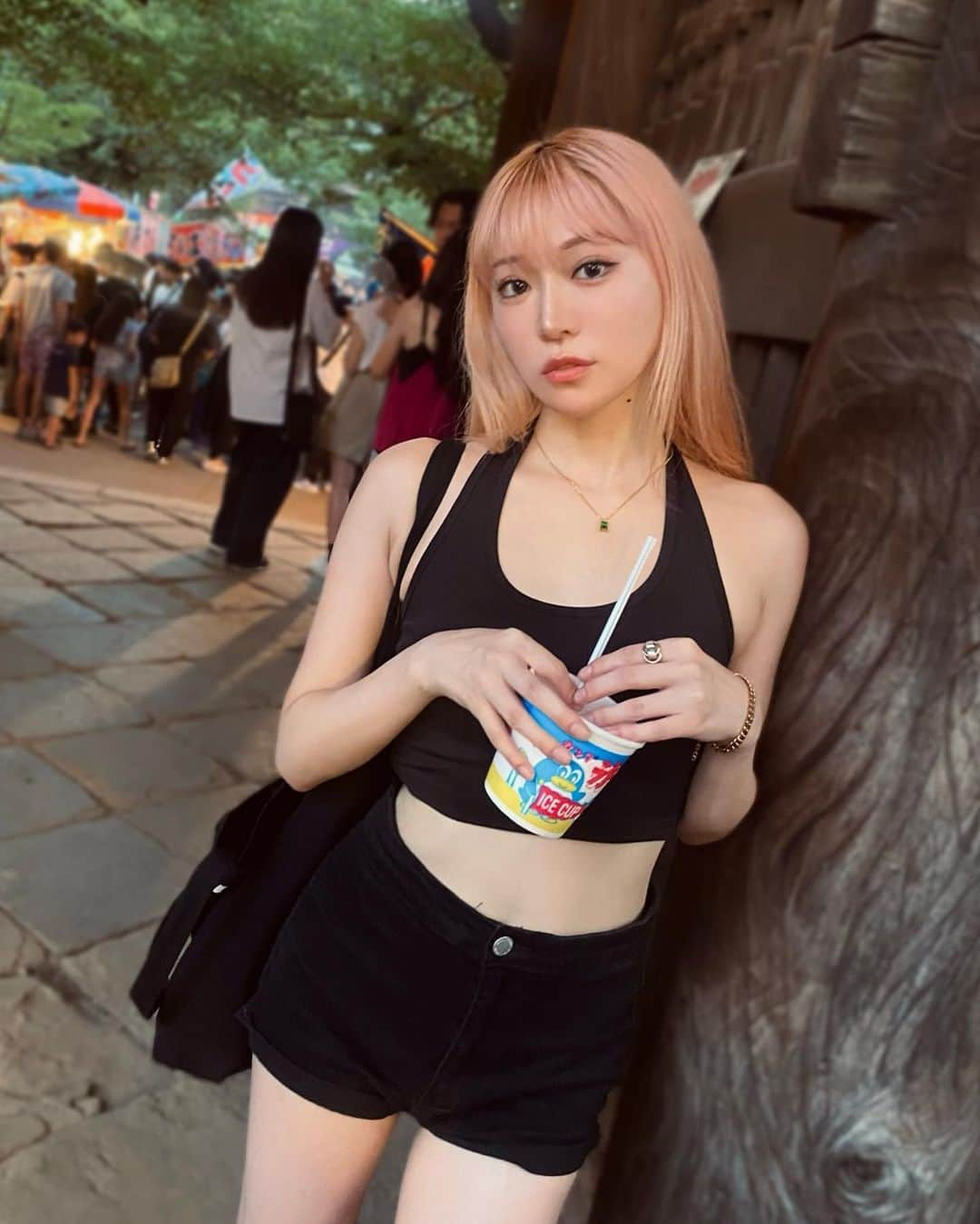 DJ mariennuのインスタグラム：「今日で七月も終わりですね🍧 皆様は夏満喫してる？？  夏突入してから なかなかお祭り行けなかったけどやっと行けた時の❤️ 暑くてずっと三枚目みたいな顔してたけど😗  #お祭り　#祐天寺  #祐天寺祭り」