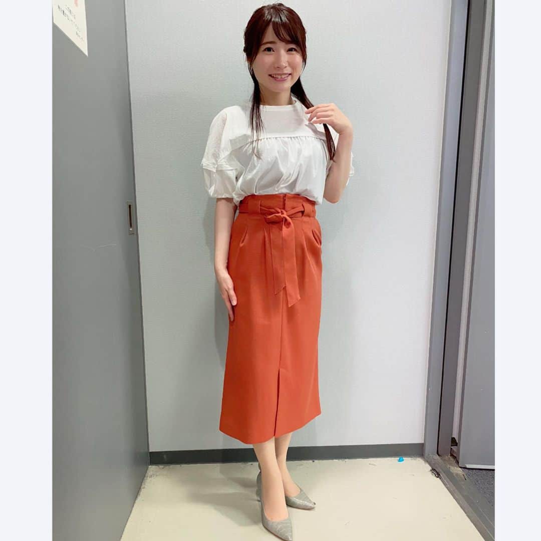 國本未華さんのインスタグラム写真 - (國本未華Instagram)「猛暑日連続の最中の衣装。 東京は、先週月曜日からきょうまで8日連続35度以上になりました🔥 #Nスタ #衣装  #cohina」7月31日 15時28分 - kunimoto_mika