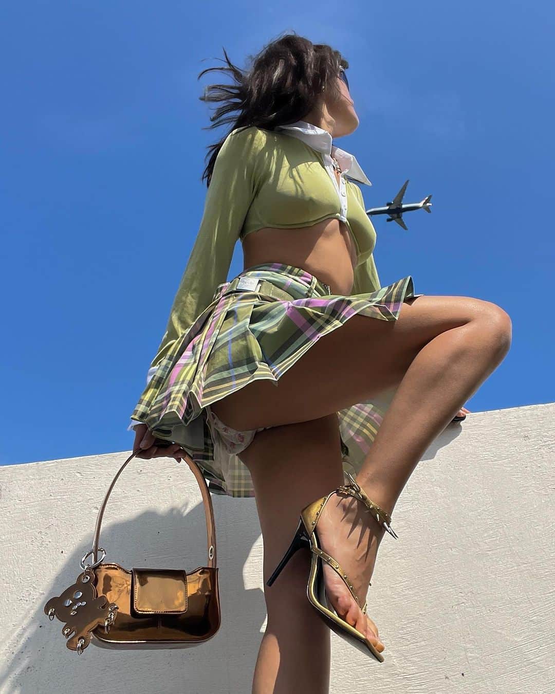 Justine Clenquetさんのインスタグラム写真 - (Justine ClenquetInstagram)「Dylan brown bag worn by our fav girls 🤎  #justineclenquet」7月31日 15時50分 - justineclenquet