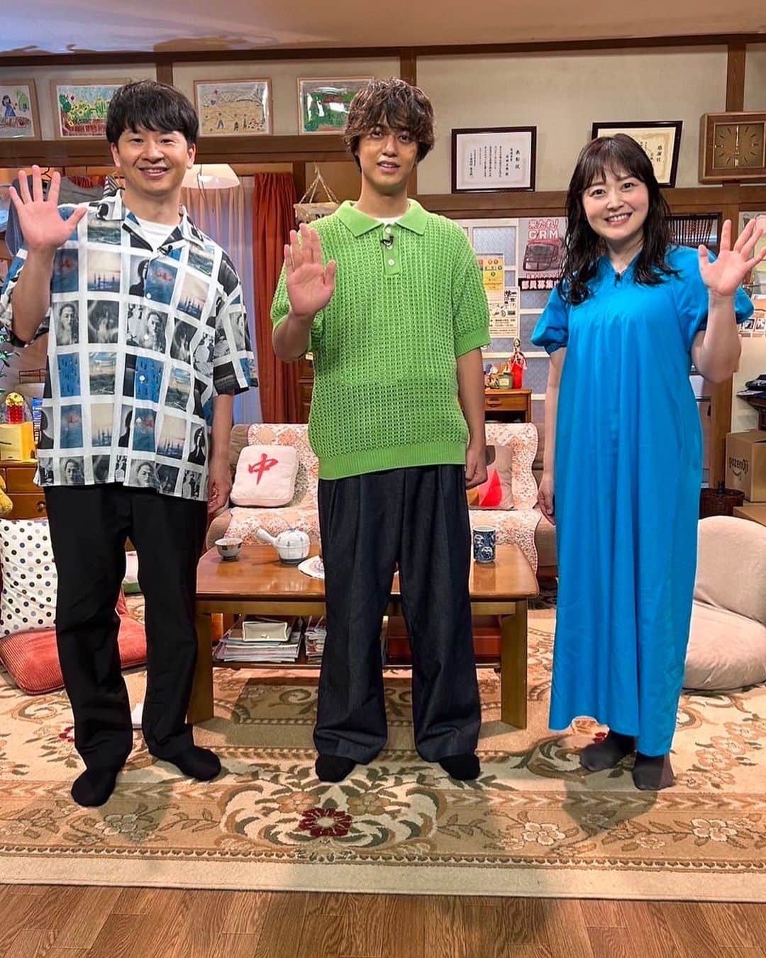 若林正恭 著書「表参道のセレブ犬とカバーニャ要塞の野良犬」のインスタグラム：「若林くんに会えました  #午前0時の森 明日火曜放送です」