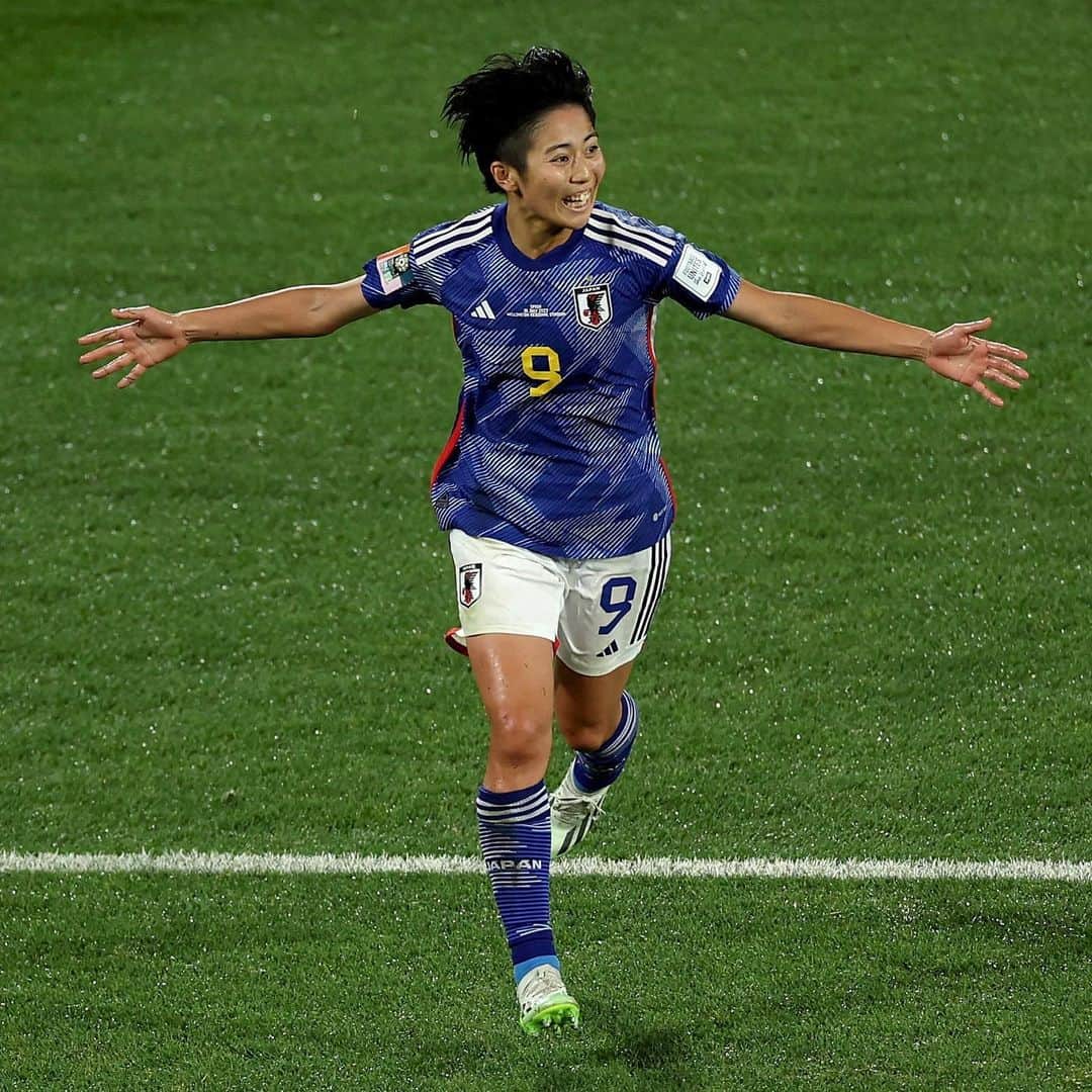 植木理子のインスタグラム：「🗓️ Sunday - Celebrates her birthday. 🥳 🗓️ Monday - Scores for Japan. ⚽️  What a couple of days for @9osarusan19!   #FIFAWWC」