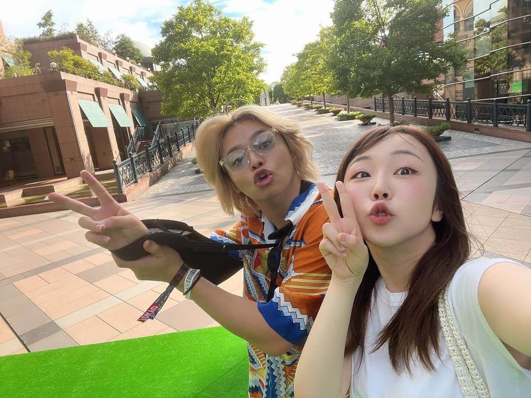 あやなんのインスタグラム：「今週の夫婦デートも恵比寿ガーデンプレイスで😘❤️笑 毎週2人きりでちゃんと話せる時間を作ってランチしてお散歩するんだー🎵  とても好きな時間☺️  今週も撮影がんばれうーくん♡」
