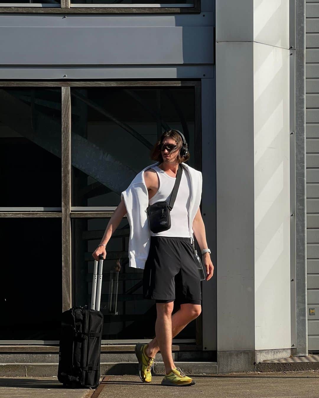 イーストパックのインスタグラム：「@dmtrysimakov is ready to travel with his Transit'r S and The One from our Stormsound collection.  More on www.eastpak.com #builttoresist」