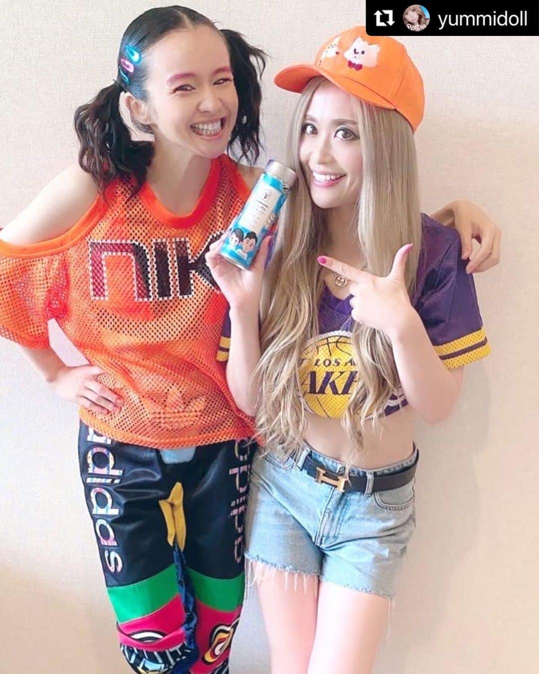 のインスタグラム：「. . 子育てと仕事の両立 ご苦労様です…  もうすでに心身共に美しいけど さらに癒されて下さい！  ↓  #Repost @yummidoll with @use.repost  misonoちゃんからいただいた チャリティーグッズの芯身美茶を 3種類💓いただいていました🫖  保護犬猫、福祉の施設、こども食堂＆子供宅食 に寄付できて 更には美味しく綺麗になれて  とても素晴らしいコラボ商品✨ 皆さんももし良かったら是非 飲んでみてください💓  1日目は寝る前に 夢美來とスフレの恩返しをいただきました💓 寝る前に心落ち着けぐっすりTEA✨🫖  香りもすごく良くて美味しい😋 リラックスできる✨🫖 ぐっすり眠れました😁💓  2日目は目覚めてから 美來夢とスフレの恩返し🫖 冷え対策に身体ポカポカTEAをいただきました💓  冷え性な私には嬉しい❣️ スッキリ飲みやすくて朝にピッタリでした💓これから涼しくなっていくから常備しようと思う(´∀｀)🍵💕  3日目はmisoNosukeと スフレの恩返し🫖いただきました💙 東方美人茶✖️大好きなプーアール茶😘❤️  新陳代謝の促進とデトックス✨ お茶を飲んで3日目、新陳代謝に変化あり！！ 普段、美容に気を使わなすぎた私…  これは良い変化！続けるぞー💓 misonoちゃん、ありがとう💕 @beautytea_official @tomiko_matsuba @tsukaneko222」
