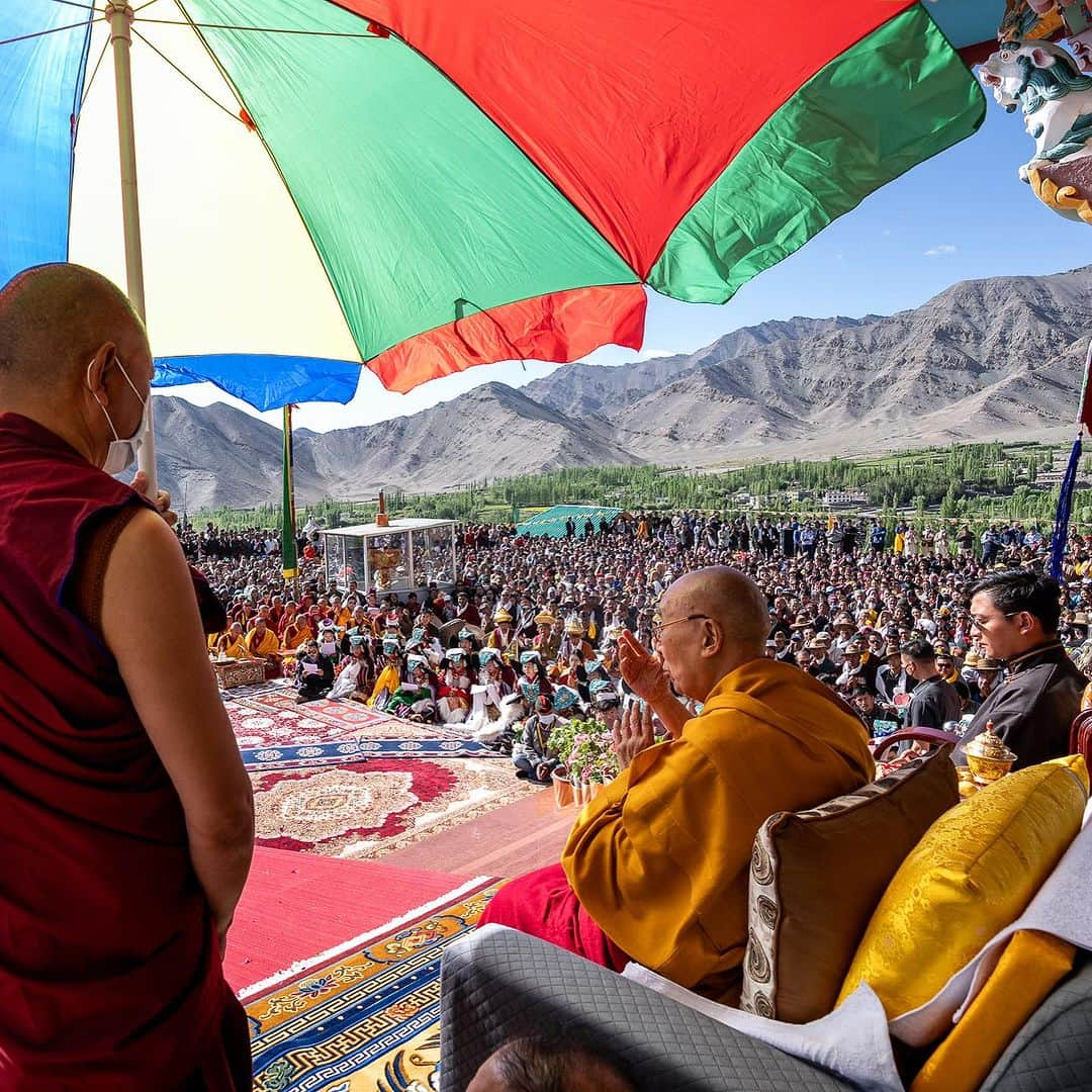 ダライ・ラマ14世さんのインスタグラム写真 - (ダライ・ラマ14世Instagram)「Visit to the Buddha statue at Stok, Ladakh on July 31, 2023. #dalailama #stok #buddhastatue」7月31日 17時31分 - dalailama