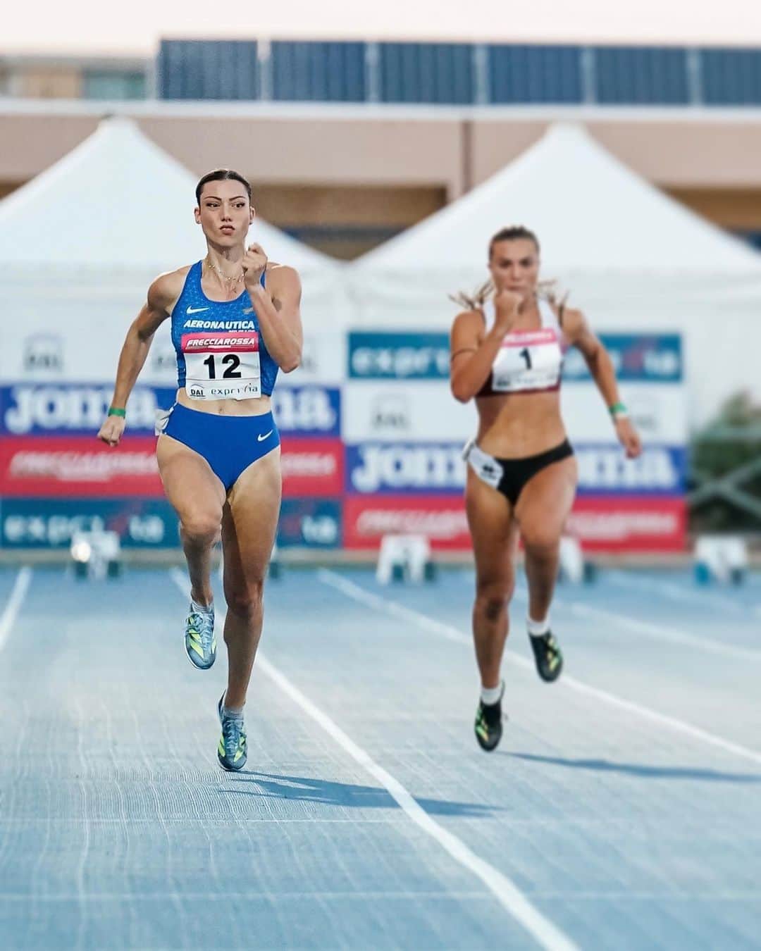 アレシア・パヴェーゼのインスタグラム：「Third at Italy nationals ☺️🥉 #100m    📸 @atleticamentefoto e FIDAL/FIDAL  #trackandfield #sprinter #adidas #trieste #fitgirl #trackgirl #fitnessmotivation #running #run #runner #runnergirl」