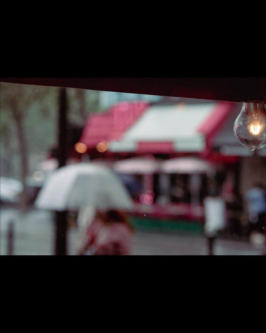VuTheara Khamさんのインスタグラム写真 - (VuTheara KhamInstagram)「Summer Rain, Paris, 2023 ☔️🌞 .  A serie of photos taken on July 28th during the rainiest day of the year around Saint-Lazare. It had been since last January that I hadn't really taken any personal photos in Paris. I hope you will like this rainy series.  Which one do you prefer [1-10] . #paris #rain #streetphotography #cinematography #abstractart」7月31日 18時08分 - vutheara