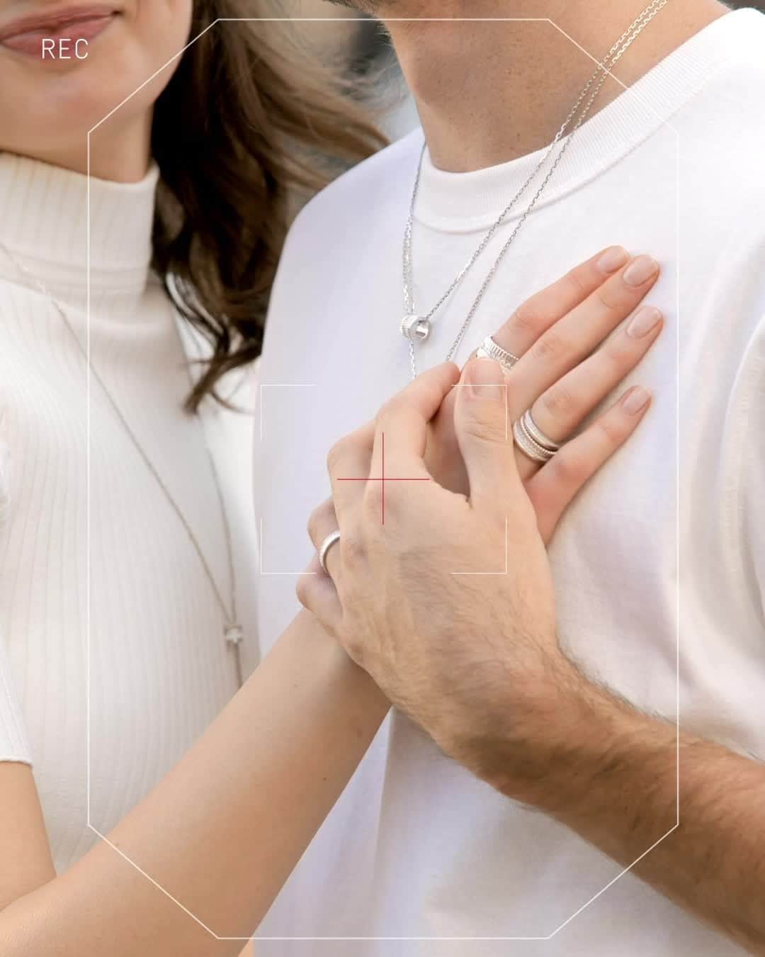 ブシュロンのインスタグラム：「When love leaves you at a loss for words, a Boucheron creation will find the right one for you.⁣ ⁣ #BecauseofLove ⁣」