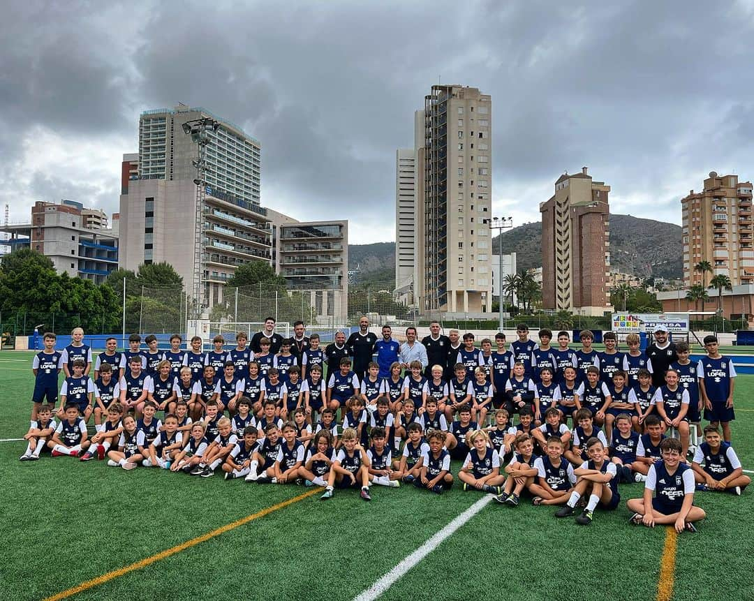 ダビド・ビジャのインスタグラム：「⚽️ I Campus @cfbenidorm donde los niñ@s han disfrutado de la participación de @davidvilla en los Campos de Antonio López y el @lopedevegainternationalschool   #EstoyPreparado #EsticPreparat #ImReady #Amuntcfbenidorm #VamosBenidorm」