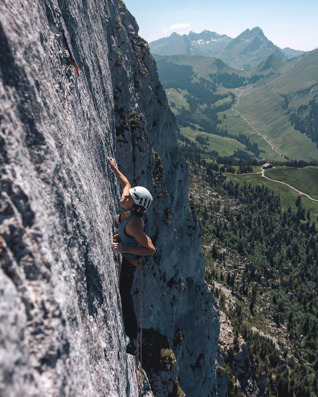 ニナ・カプレツさんのインスタグラム写真 - (ニナ・カプレツInstagram)「Last week we successfully finished the project “Yeah Man”350m/8b+  Our au paire Pauline sent the key pitch, we had a mega and accident free film session in the wall, we had no crash with the drone, we got free beer from a local, we got 3kg of strawberry of the forest and Lia started walking for real.  I was so happy and pretty proud watching Pauline progressing in the route, learning so fast and climbing her real best. She couldn’t link the entire route in a ground up though, but as a first experience in a hard multi pitch route it’s a damn good performance. Popo, t’es la meilleure !!!  After some vacations I’m excited to be on stage during the next 12 days for the @climbingbern2023 See you there!  📸 @jeremy_bernard_photography   #dreamaupaire  @arcteryx @petzl_official @scarpaspa @msr_gear @iconoutdoor @jaun.tourismus」8月1日 4時07分 - ninacaprez