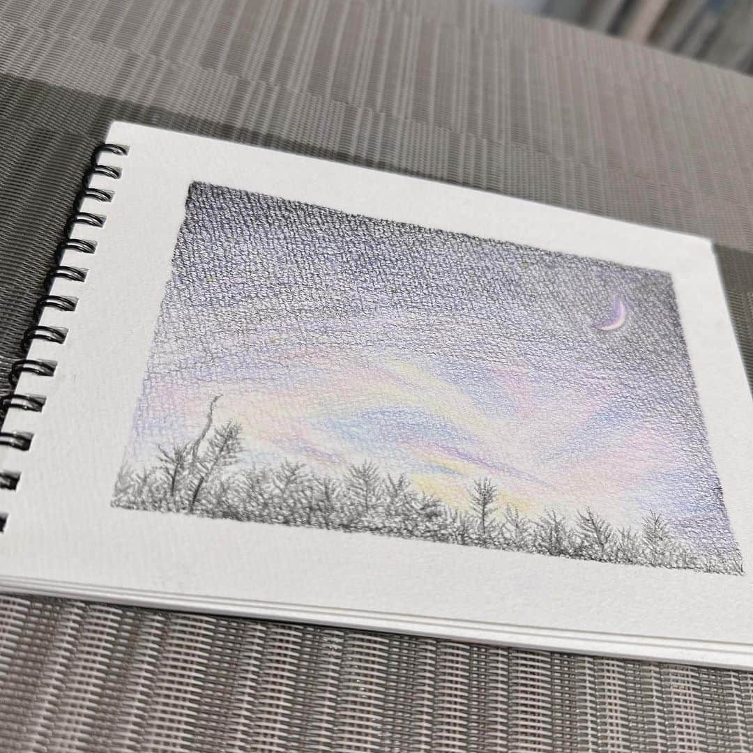 のインスタグラム：「朝焼け🌅🎨✍」