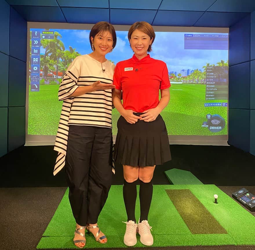 のインスタグラム：「毎週火曜日２１時〜放送 BS ジャパネクスト　『18物語』 今週と来週のゲストは古閑美保プロです‼️ 軽快なトークが面白すぎてあっという間の時間でした😂😊💓 貴重なレッスンドリル教えて頂きましたよー🤭🏌️‍♀️  今夜は前半ホールです⛳️ 是非ご覧くださいっ🎵  8月1日（火）２１時〜 スマホでも見れまーす😙✌️  #bsjapanext  #9時ゴル #18物語 #18history #古閑美保プロ」