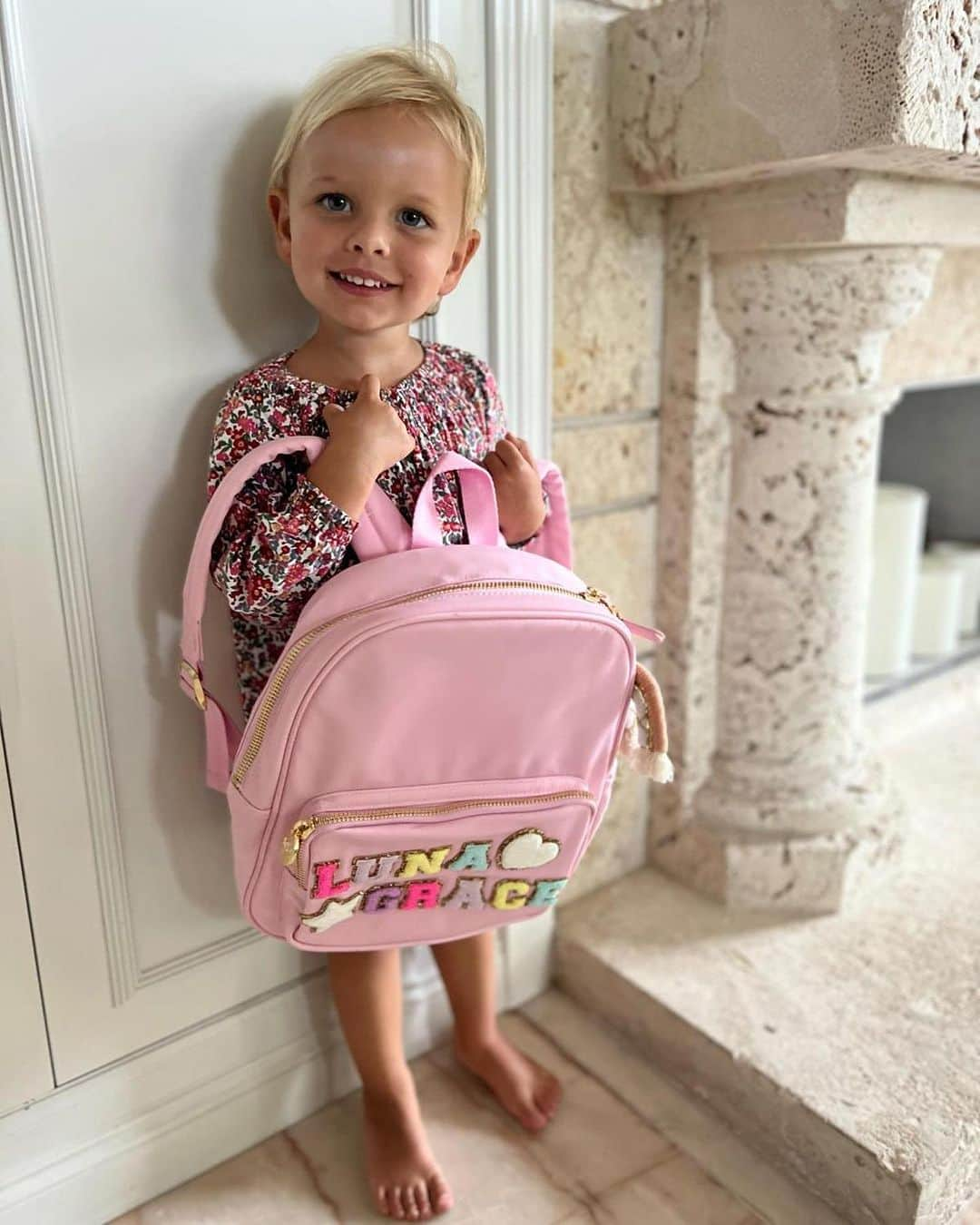 カロリナ・クルコヴァさんのインスタグラム写真 - (カロリナ・クルコヴァInstagram)「LunaGrace was so excited when her new backpack arrived, she wanted to go to school right away 😄✏️📓🩷 Let me know in comments some of your kids favorite must haves for school👍🏻」8月1日 4時51分 - karolinakurkova