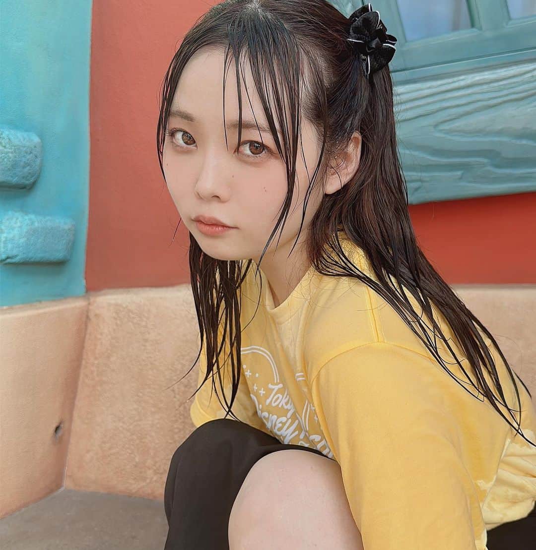 柳葉ころんのインスタグラム：「Disneyの夏は濡れに行こ💦  #disneyland  #tdr_now  #モデル」