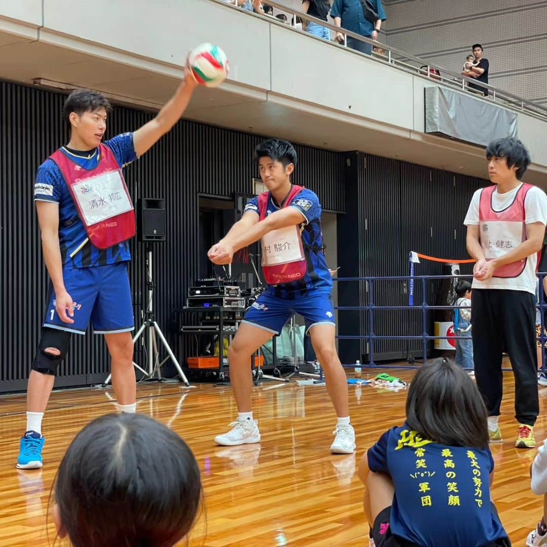 清水邦広さんのインスタグラム写真 - (清水邦広Instagram)「『YOSHIMOTO SPORTS FESTIVAL 23’』  バレーボール教室イベント めちゃ楽しかったー！！  たくさんの芸人さんに会えて 一緒にイベントできて それもまた最高でした！！」7月31日 20時06分 - gorikuni0811