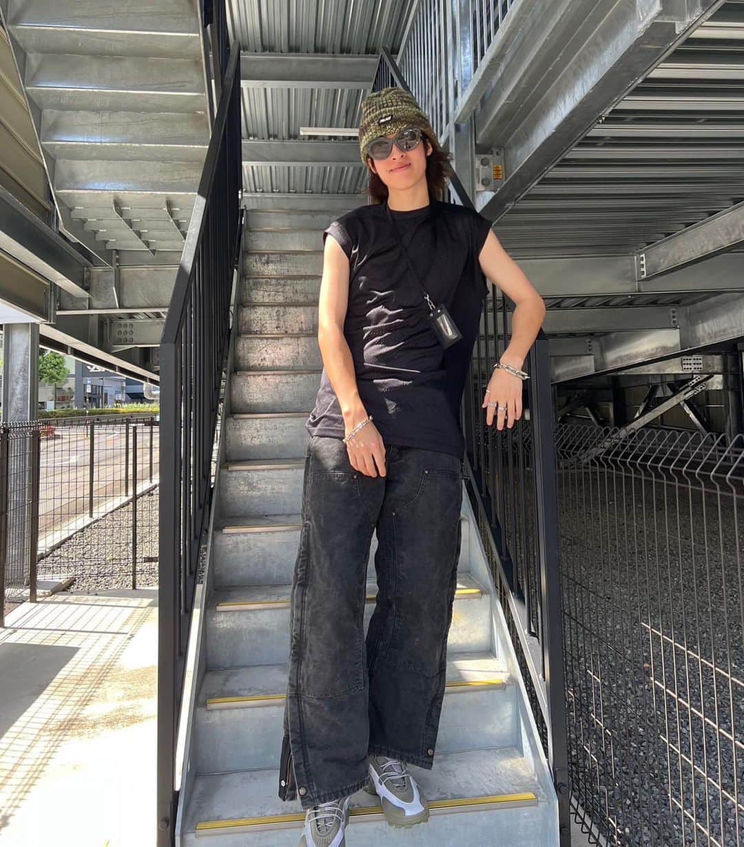 トゥイのインスタグラム：「夏はタンクトップで決まりだね🌻」