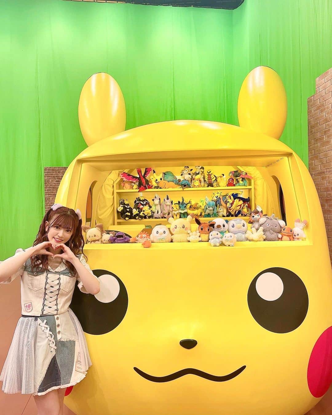 武藤小麟のインスタグラム：「. ⚡️お知らせ⚡️  8月6日放送の 『ポケモンとどこいく！？』に 出演させて頂きます！📺💛  大好きな番組… またまた出演させて頂けて本当嬉しいです🥰  そして今回はなんと 十夢もいっしょです！😂 ぜひ当日の朝、武藤姉妹みてね〜👭🎮🪄  #おりんとポケモン  #ポケどこ #ポケモン #pokemon #pokémon #pikachu  #武藤姉妹 #どこいこっカー #ピカチュウ #メタモンハーフツイン」