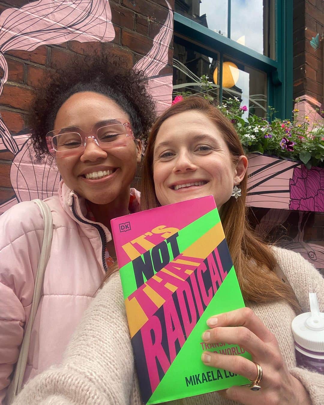 ボニー・ライトのインスタグラム：「Wizards 4 climate justice ⚡️🪄pics from a lovely London lunch with @thisisbwright - Bonnie has been the most supportive soul over the years so sharing It’s Not That Radical with her was 🥰❤️‍🔥 get your copy at any good bookstore or via the link in my bio 💘  (and give her a signed copy for our pal @imkevinjpatel )」