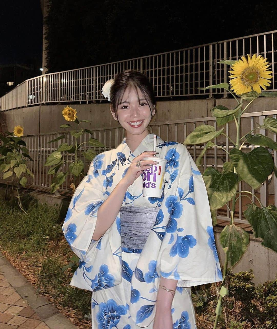 前沢海友のインスタグラム：「ㅤㅤㅤㅤㅤㅤㅤㅤㅤㅤㅤㅤㅤ 今年初花火大会💖 何年振りかに浴衣着てすっごく楽しかった👘✨ ㅤㅤㅤㅤㅤㅤㅤㅤㅤㅤㅤㅤㅤ 夏の想い出まだまだ作りたいなぁ〜 次は何しようかなぁ🫣 ㅤㅤㅤㅤㅤㅤㅤㅤㅤㅤㅤㅤㅤ #summer #fireworksdisplay #firework #happyday #yukata #hairstyle #浴衣 #浴衣ヘアアレンジ #隅田川花火大会 #花火大会」