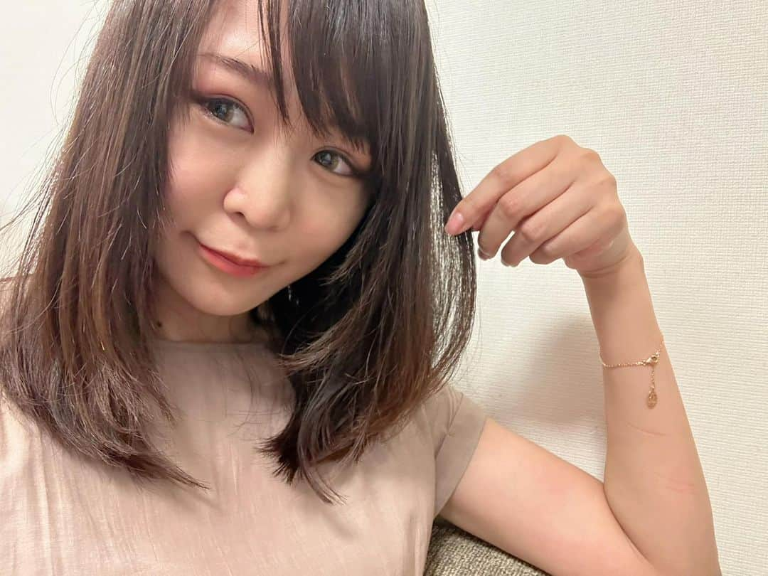 小野さゆりのインスタグラム：「髪切った✨ 久しぶりのロングボブ✨」