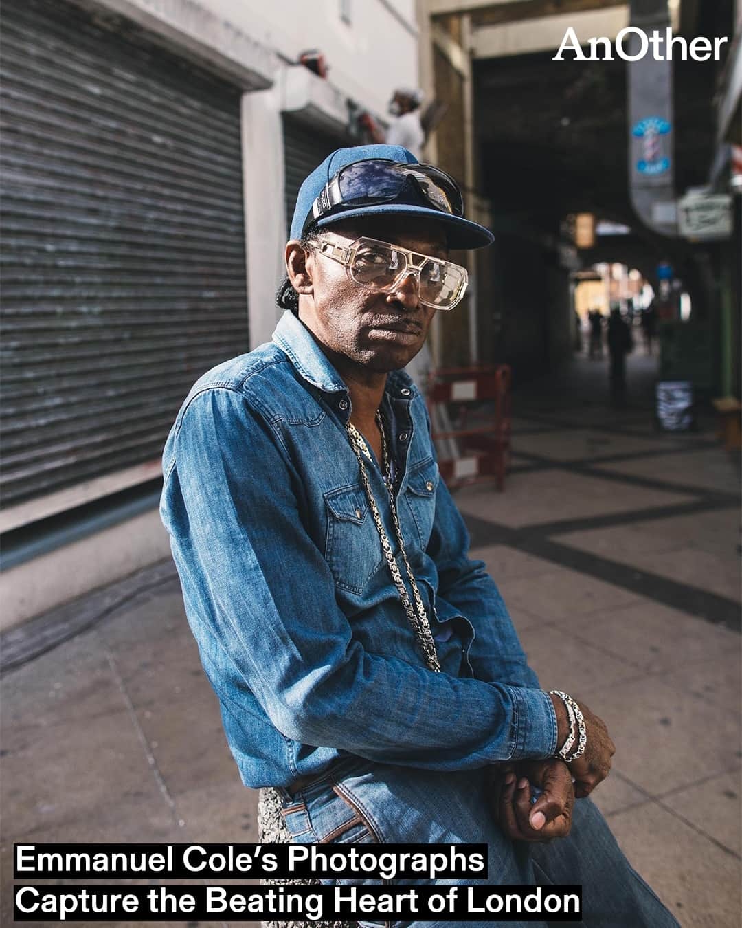 AnOther Magazineのインスタグラム：「“I feel like I’ve always understood the people I capture, as I am one of them” – Emmanuel Cole ❤️⁠ ⁠ Born and raised in London, Emmanuel Cole (@ecolephoto) has observed the evolving soul of the British capital, holding his camera up to the urban bustle and to those people we tend to overlook. His photographs have now been compiled into his debut monograph, Bearing Witness, published by @antonialouiseproductions. ⁠ ⁠ At the link in bio, the photographer speaks to @georgepistachio about "shining a torch on some of London’s forgotten or less represented communities" 📲⁠ ⁠ 📸 Bearing Witness by @ecolephoto⁠」