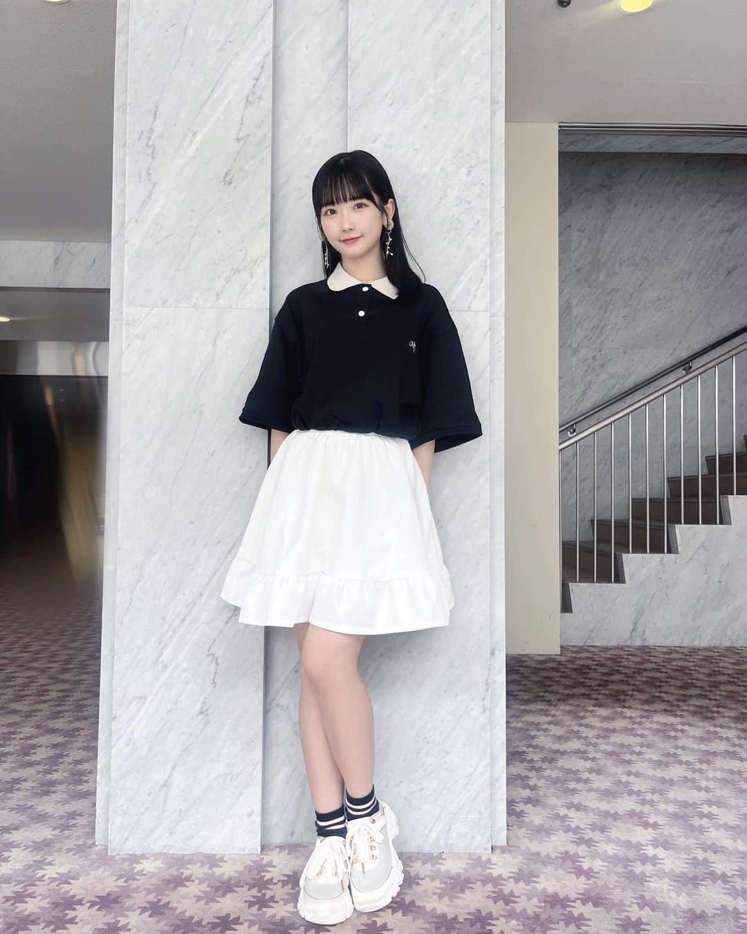 高雄さやかのインスタグラム：「👗私服  tops… @moussyofficial  skirt… @evelyn.official  shoes… @randa_pic   イヤリングは村重杏奈さんオリジナル🌻♡  毎日暑すぎるけど いっしょにがんばろうね！🌞  …」