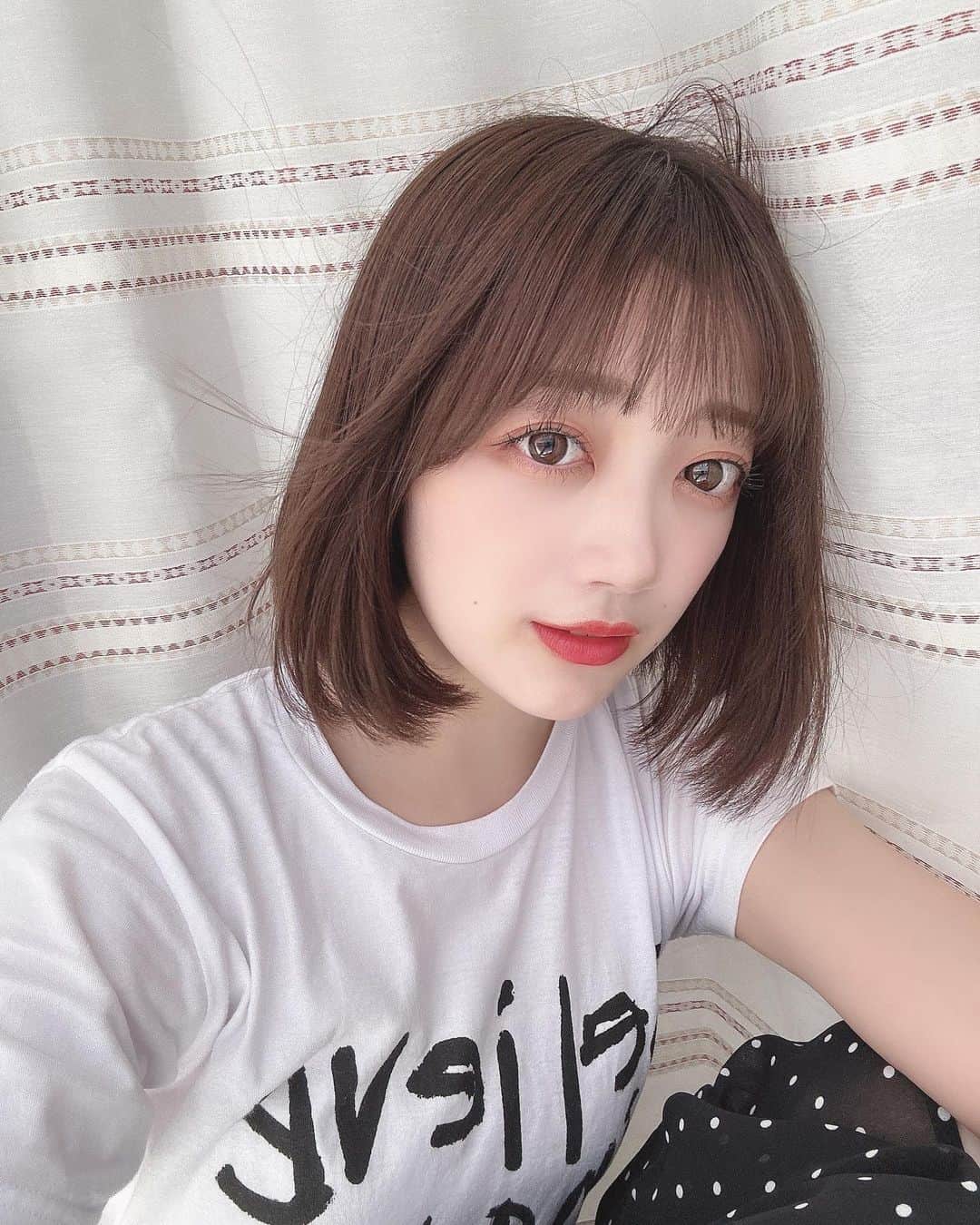 のインスタグラム：「(^^) 暑すぎて溶けるよね〜  #selfie #selfcamera #ボブヘアアレンジ #ストレートボブ」
