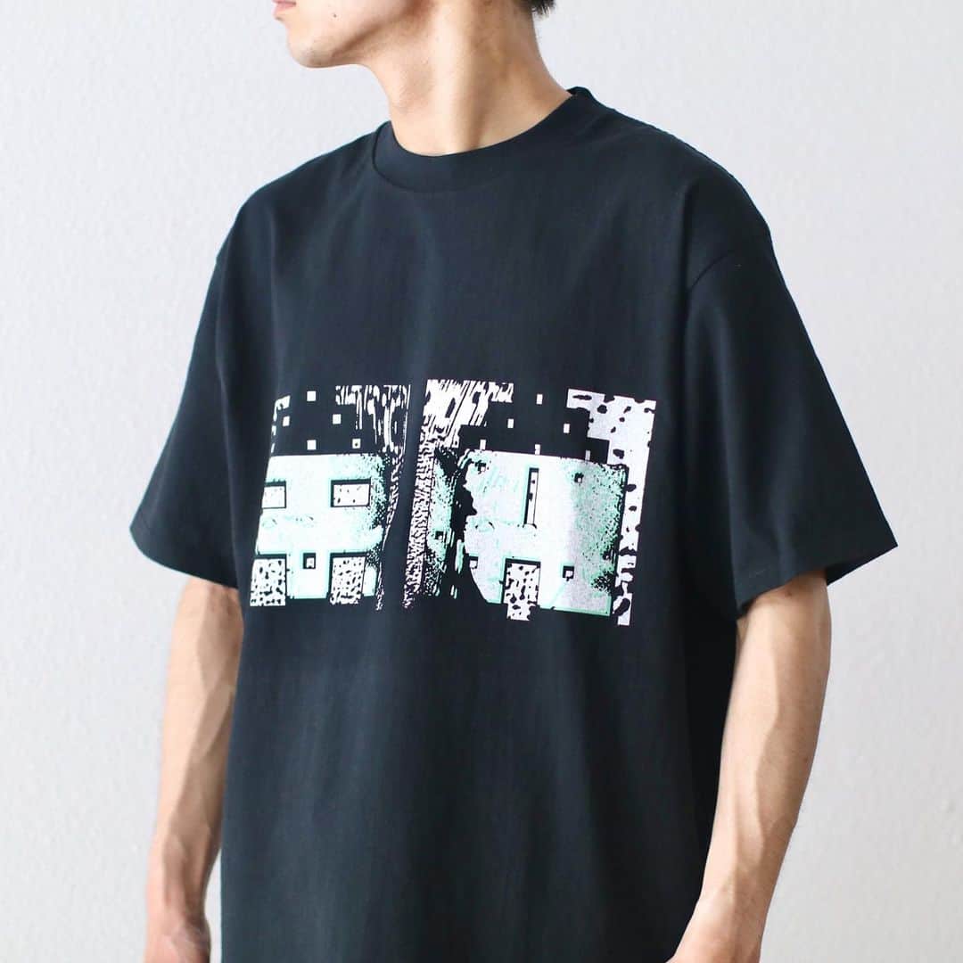 のインスタグラム：「_ C.E / シーイー "DISPLEASED T" ￥8,800- _ 〈online store / @digital_mountain〉 https://www.digital-mountain.net _ 【オンラインストア#DigitalMountain へのご注文】 *24時間受付 *14時までのご注文で即日発送 *1万円以上ご購入で送料無料 tel：084-973-8204 _ We can send your order overseas. Ordering procedure details can be found here. >>http://www.digital-mountain.net/html/page56.html  _ #sk8thing #cavempt #シーイー _ 実店舗：@wonder_mountain_ #WonderMountain  〒720-0043  広島県福山市船町2-23 JR 「#福山駅」より徒歩10分 #ワンダーマウンテン #japan #hiroshima #福山 #福山市 #尾道 #倉敷 #鞆の浦 近く _ WOMEN/GOODS： @hacbywondermountain _」