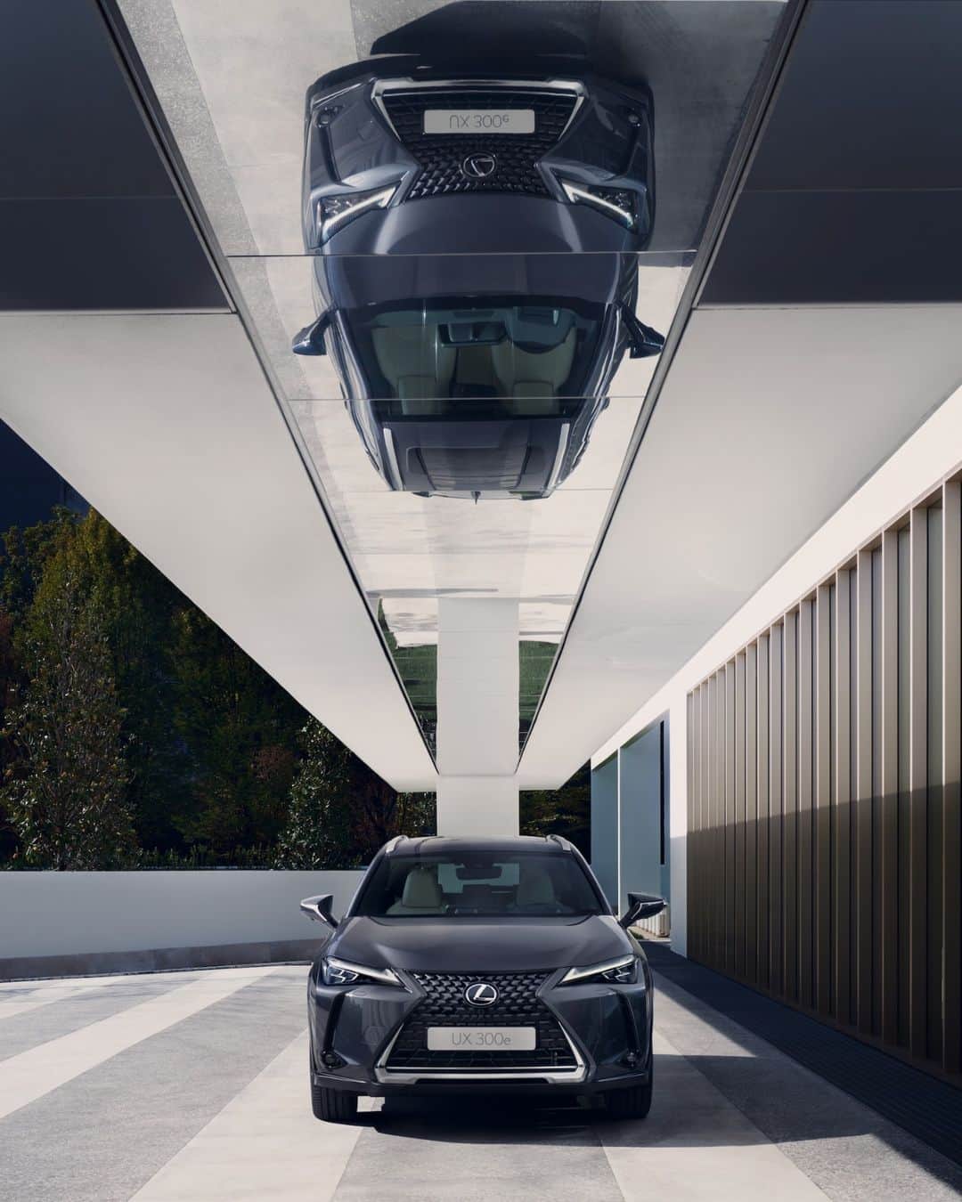 Lexus UKのインスタグラム：「Efficiency without compromise. #LexusUX 300e *UK spec may vary*」