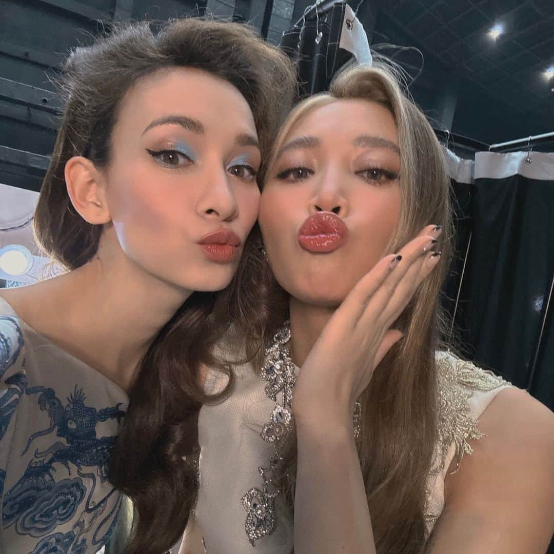 セリーナ・ジェイドさんのインスタグラム写真 - (セリーナ・ジェイドInstagram)「Never compare yourself to another, as there’s no better person at being you than you. To all the ladies: you are beautiful and perfect just the way you are!」7月31日 20時40分 - celinajade