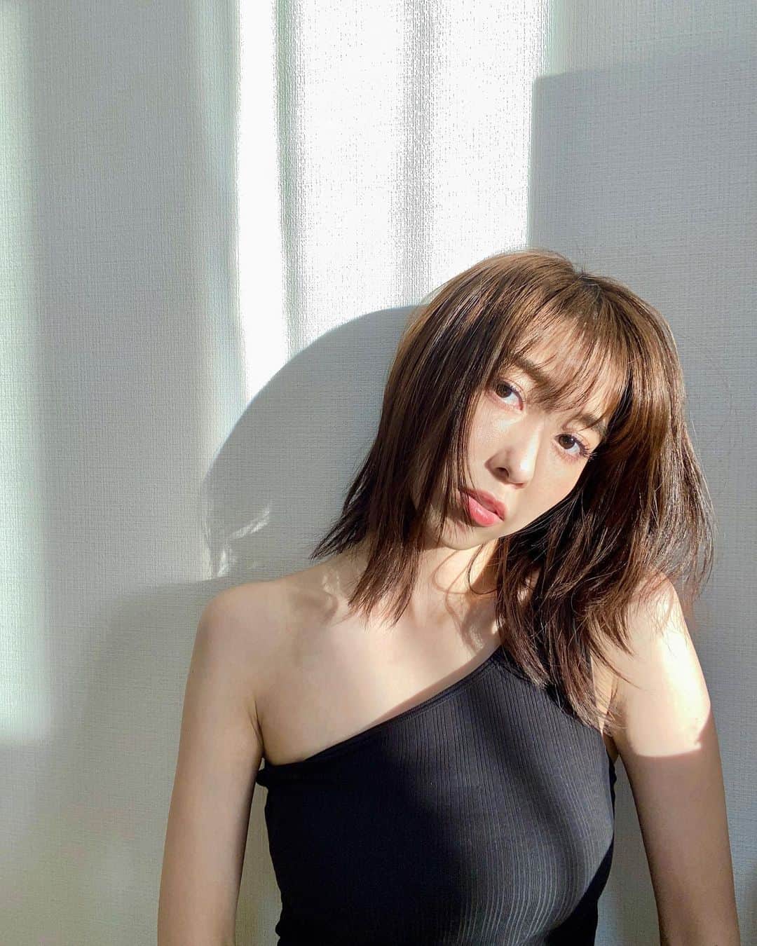秦瑞穂のインスタグラム：「.  肩紐無しでもかわいい😋  そしてノーマルカメラ×自然光はやっぱり最強✨  .  #秦瑞穂 #follow #me #followme #japanesegirl #japan #粉我 #偶像 #インスタグラビア #gravure #instagravure#sexy#셀카놀 #被写体 #selfie #lingerie#gn#셀카#ootd#ノーマルカメラ #自然光」