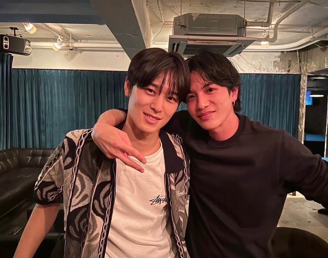 志尊淳のインスタグラム：「hung out with myfriend🤞🇰🇷🇯🇵  @official_theboyz  #juyeon」