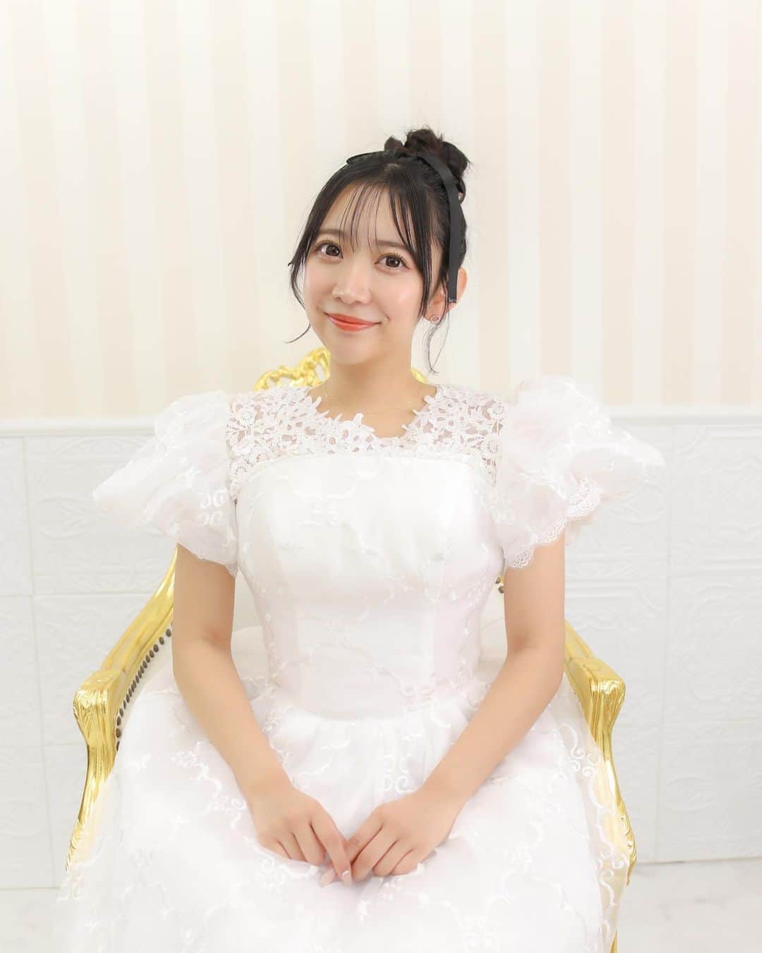 高木美穂のインスタグラム：「生誕祭の撮影のアナザーカット♡ ° #ドレス #白ドレス #ミニドレス #ウェディングドレス #お団子ヘア #japanesegirl #japanese」