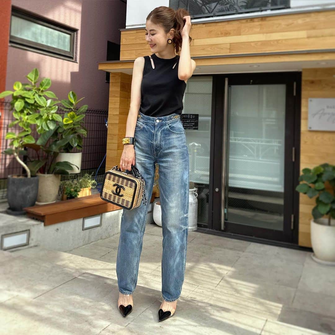 kiyomi medeirosのインスタグラム：「今日も暑かったねぇ😵🥵☀️  #fashion#outfit#ootd#cordinate#style#ファッション#コーディネート#コーデ#大人可愛いコーデ#カジュアルコーデ #デニム#デニムコーデ#大人のデニムコーデ」