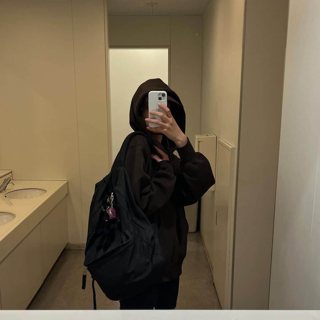 のインスタグラム：「🛼🍕🫧」