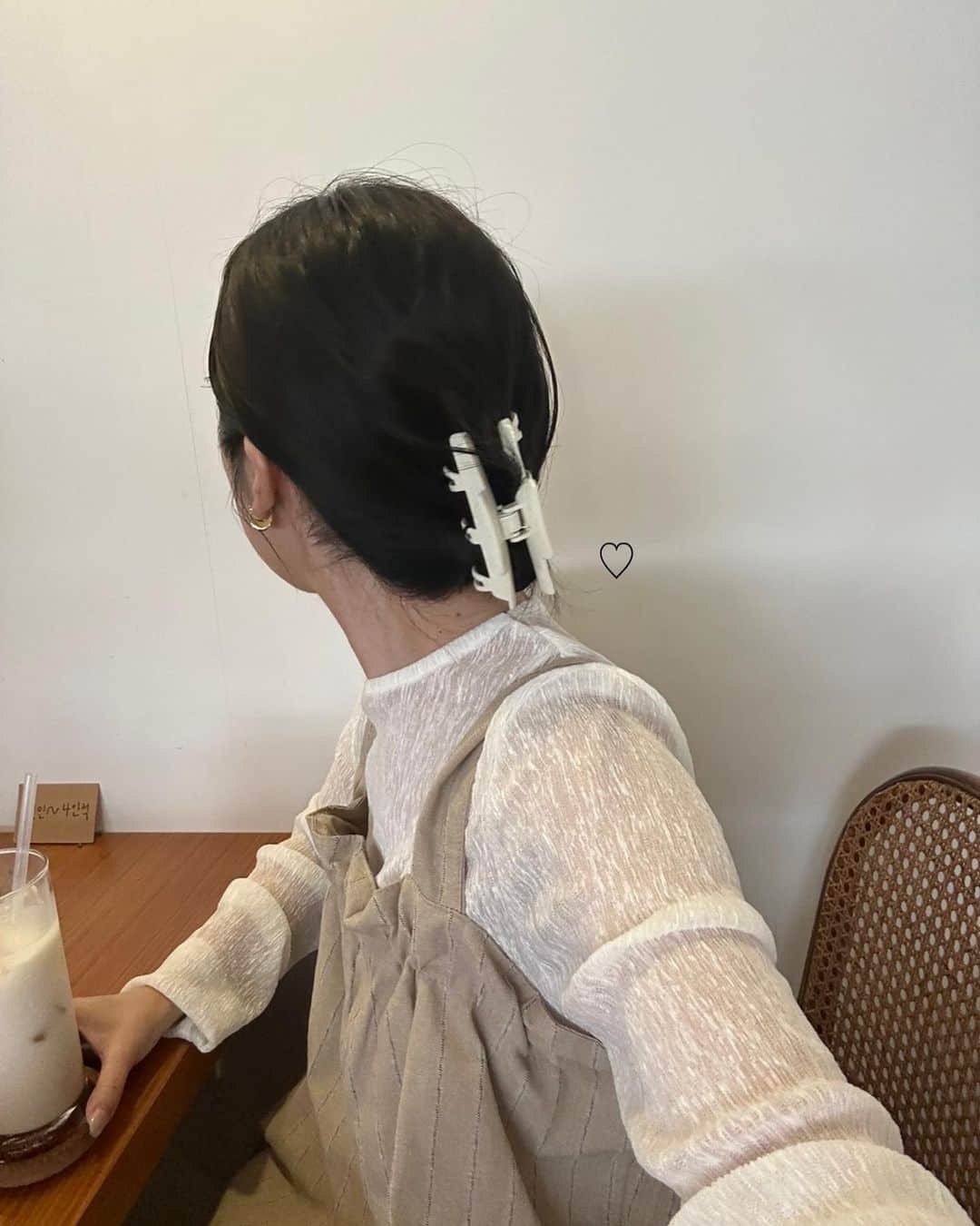 kannnaさんのインスタグラム写真 - (kannnaInstagram)「推しのストライプビスチェ♡ いよいよ本日販売😙 秋に長袖のシアーとかと 合わせてぜひ着てほしいアイテム🤝🏻♪」7月31日 21時30分 - lg1125k